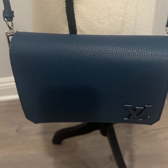 Louis Vuitton Navy blue Aerogram Fast Line Wearable Wallet Bag - Picture 5 of 10